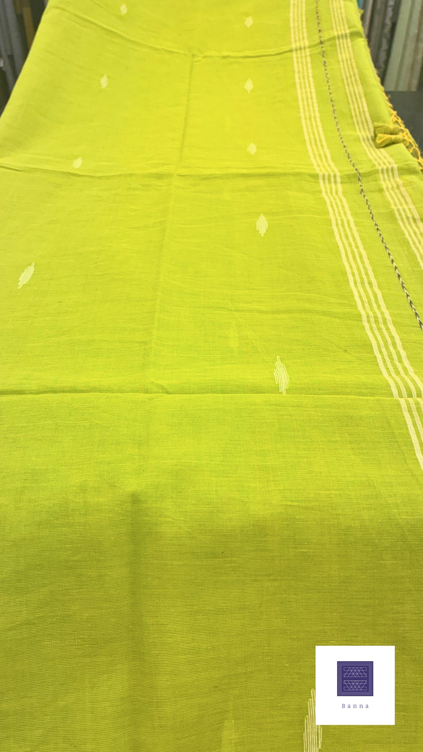 Pure Mul Cotton Saree with Jamdhani handwork - Bright Parrot Green