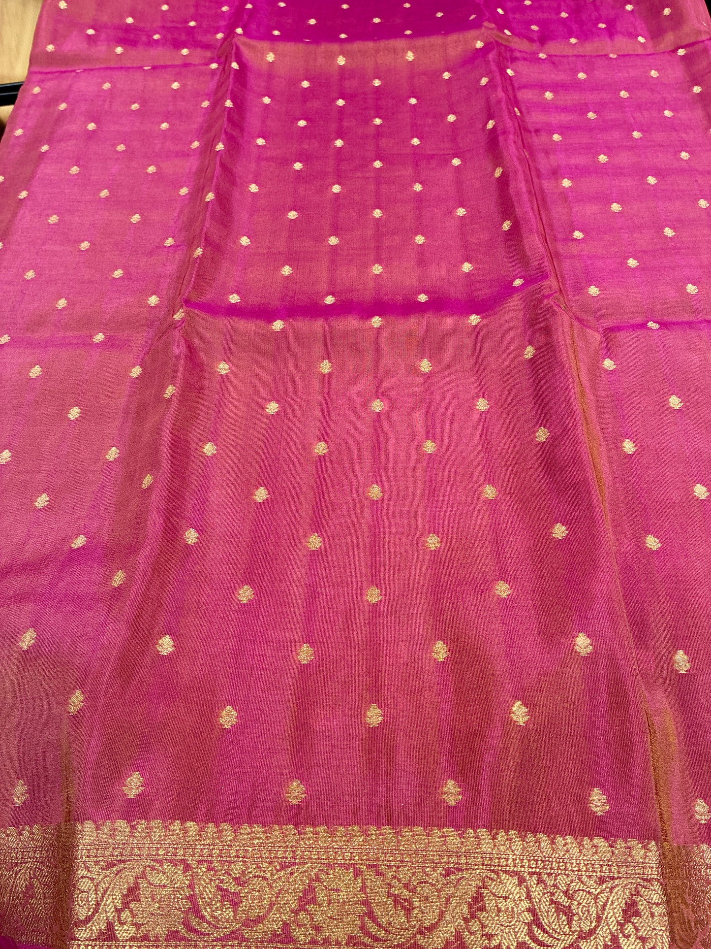 Tissue Silk woven traditional Banarasi saree - Dark Pink