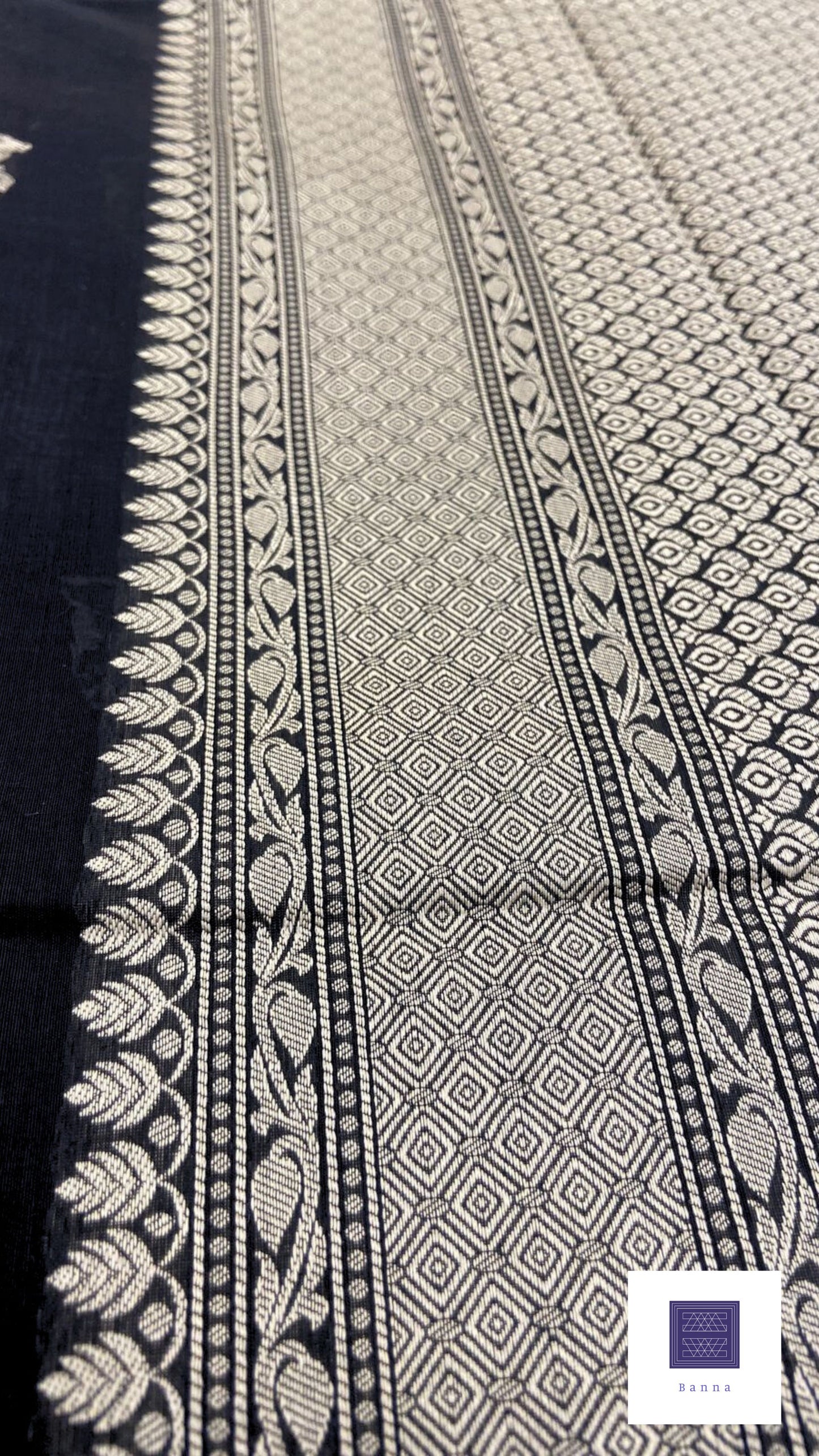 Cotton Saree with thread weaving - Black