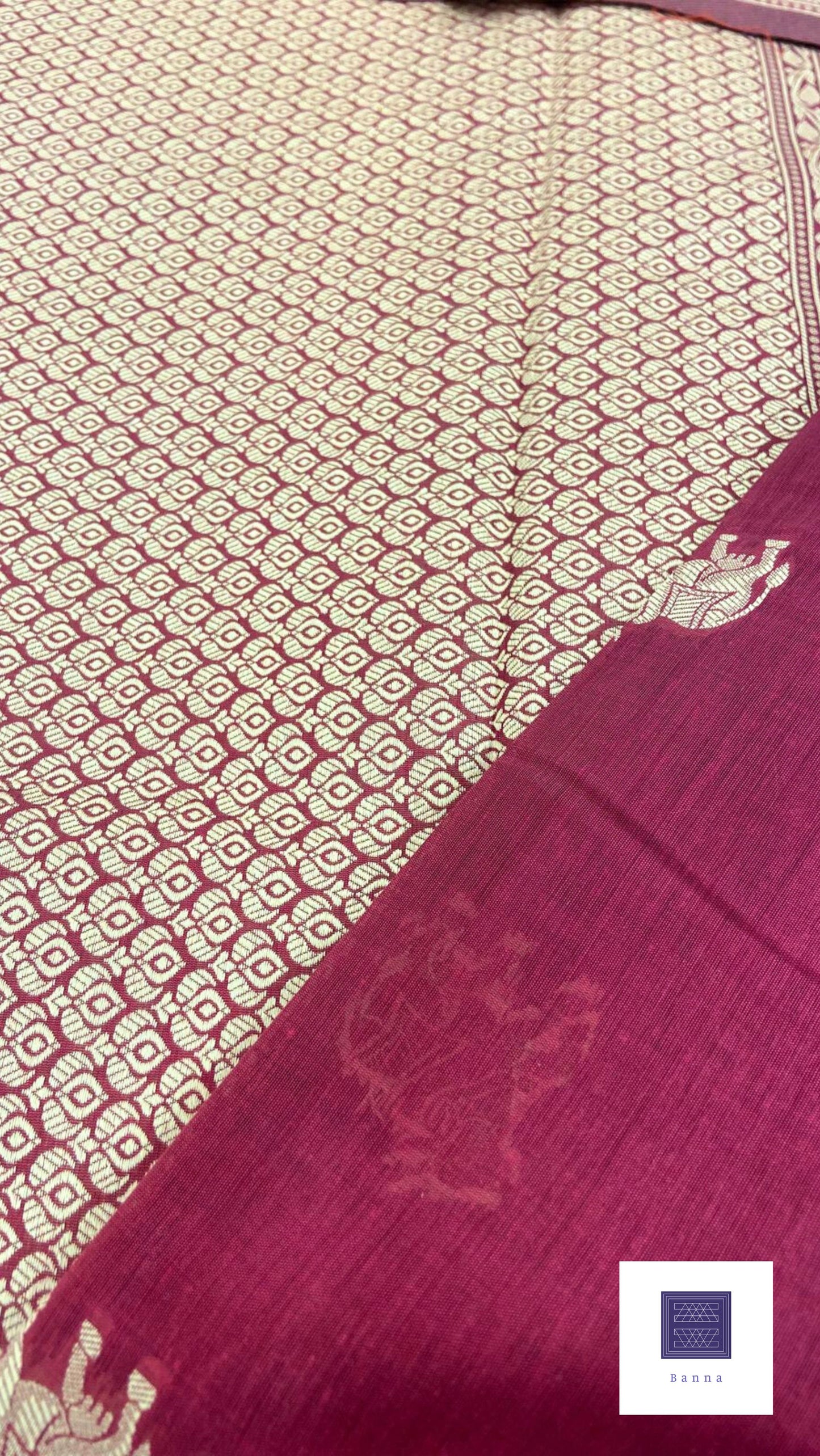 Cotton Saree with thread weaving - Magenta