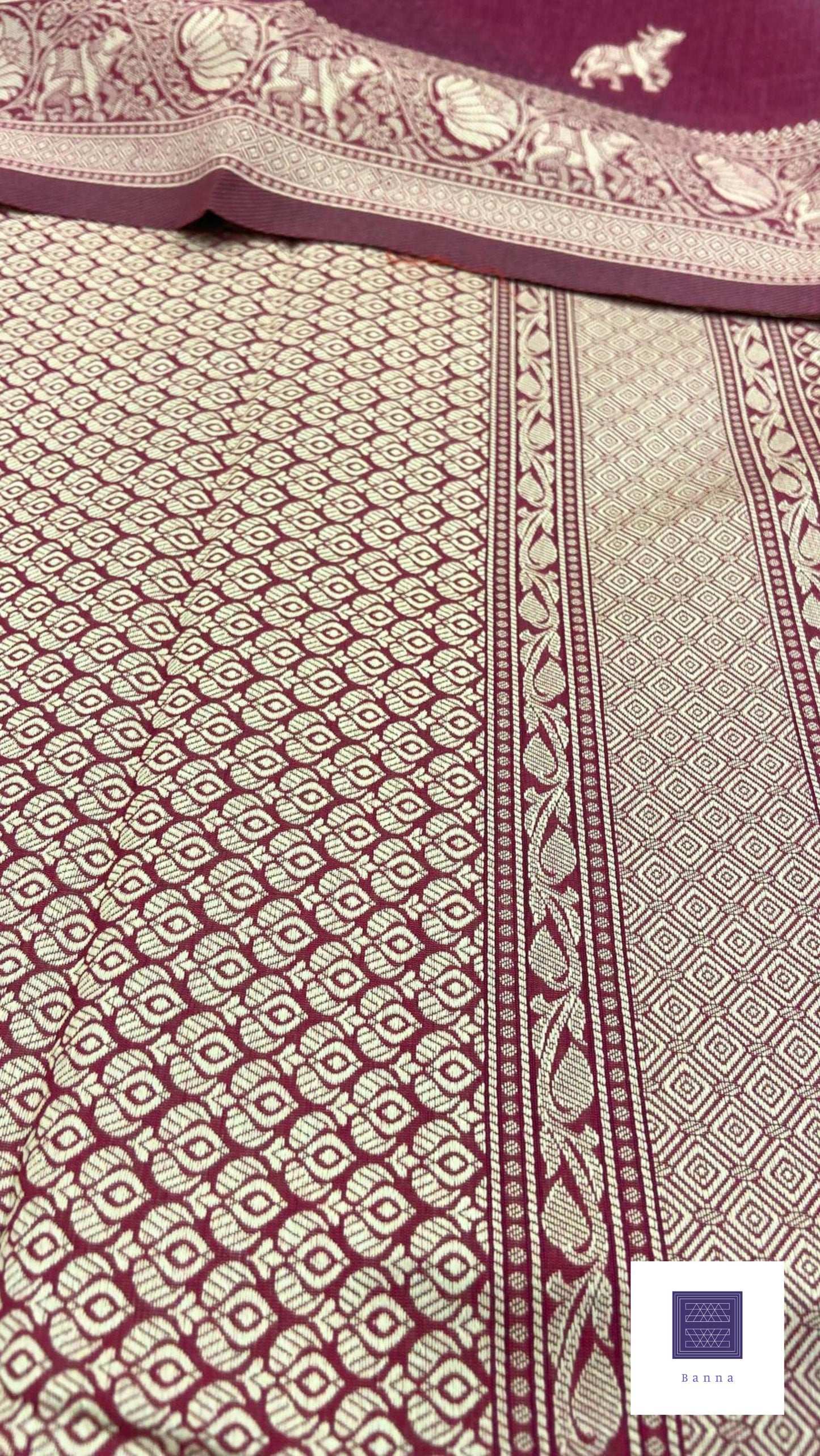 Cotton Saree with thread weaving - Magenta