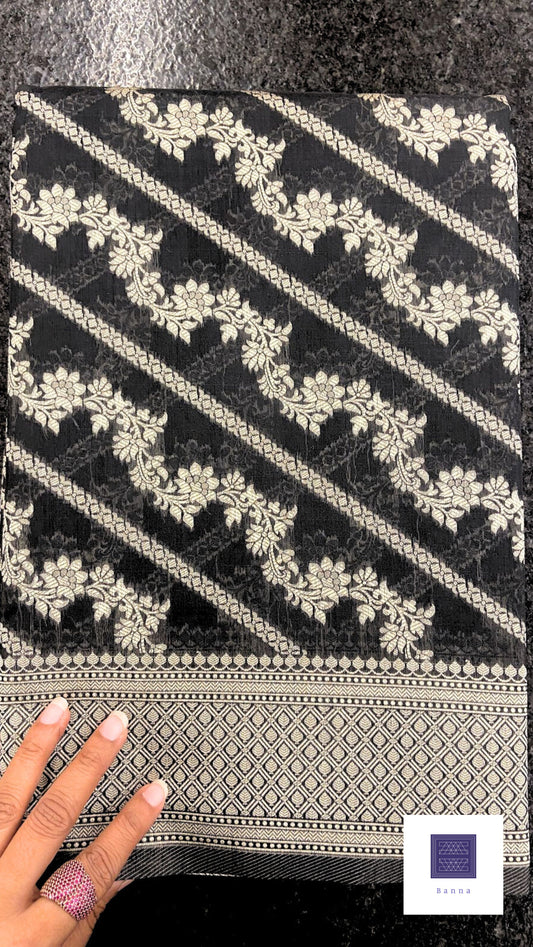 Cotton Saree with thread weaving - Black