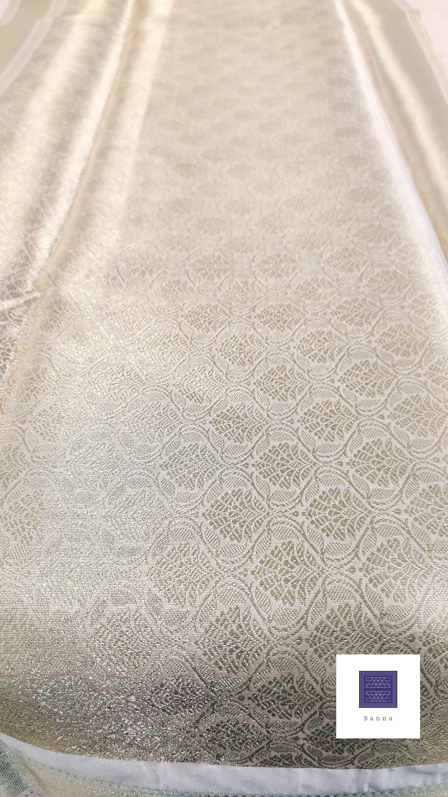 Traditional and Modernity of Banarasi Weaving in Organza saree - Baby Pink