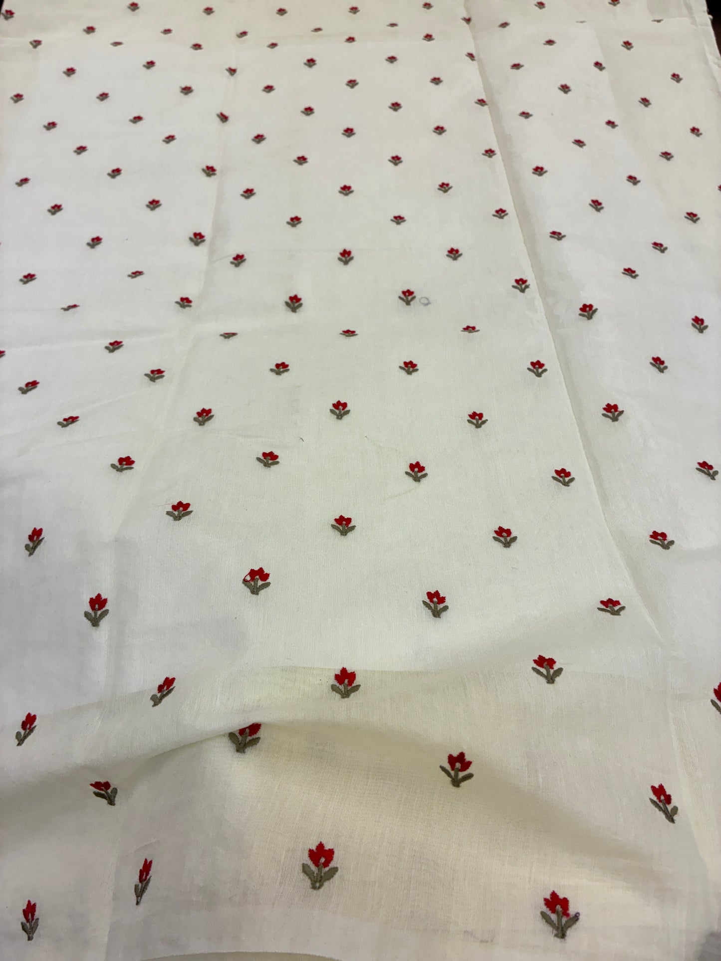 Banna's signature pure cotton saree - Cream and Red flowers
